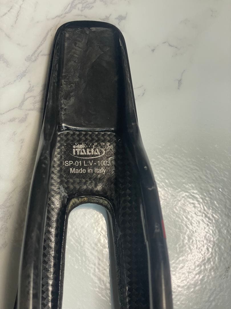 selle italia sp-01 tenko フルカーボンサドル　軽量