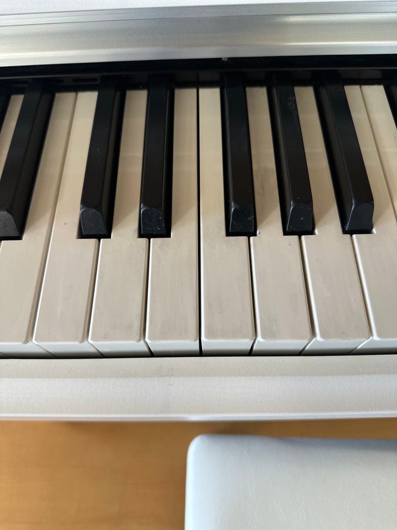 YAMAHA YDP144ホワイト 88鍵 鍵盤 電子ピアノ