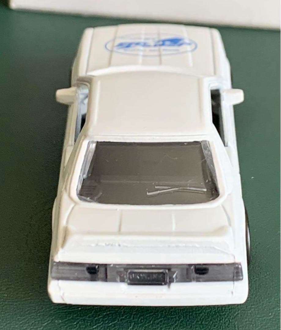 トミカ ジェネシス特注 ニッサン スカイライン R31 白