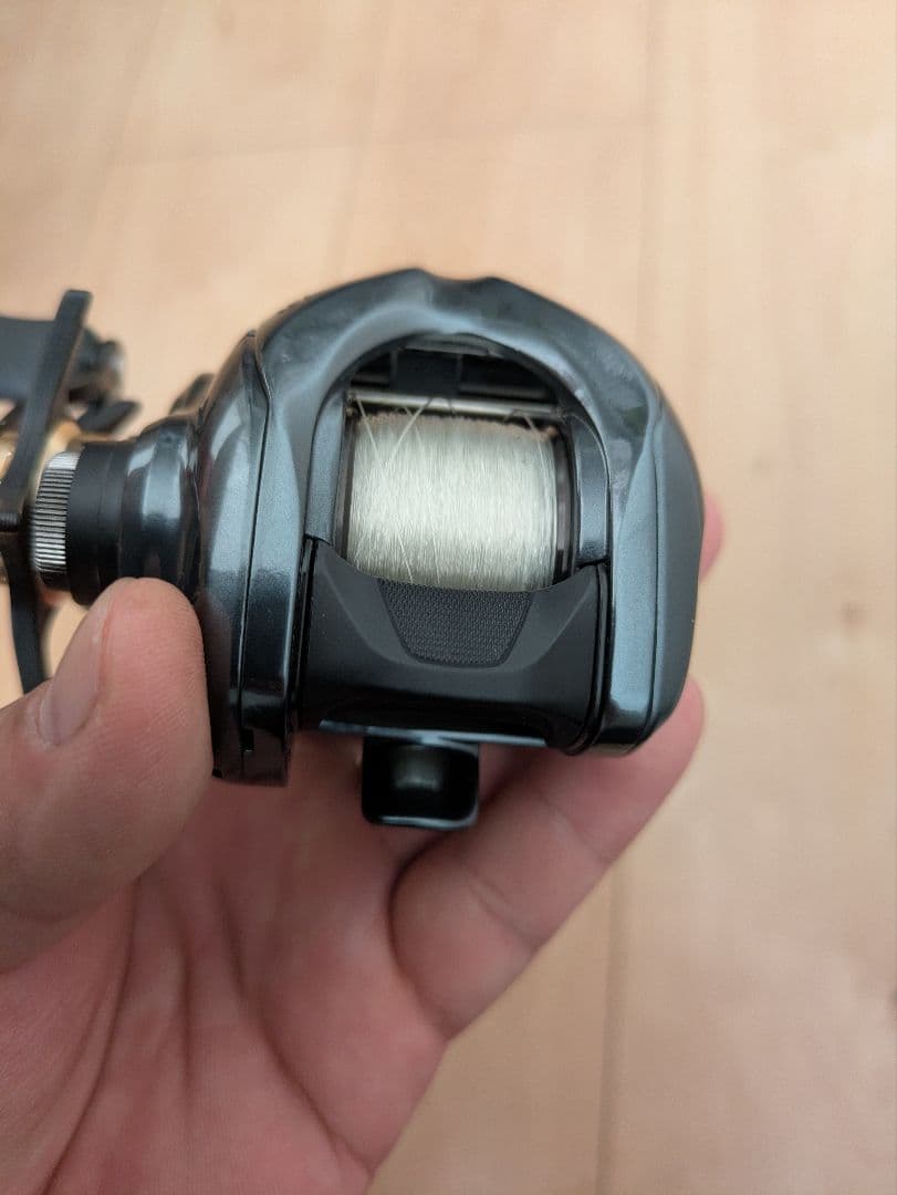 美品 ダイワ 25タトゥーラ SVTW 100HL