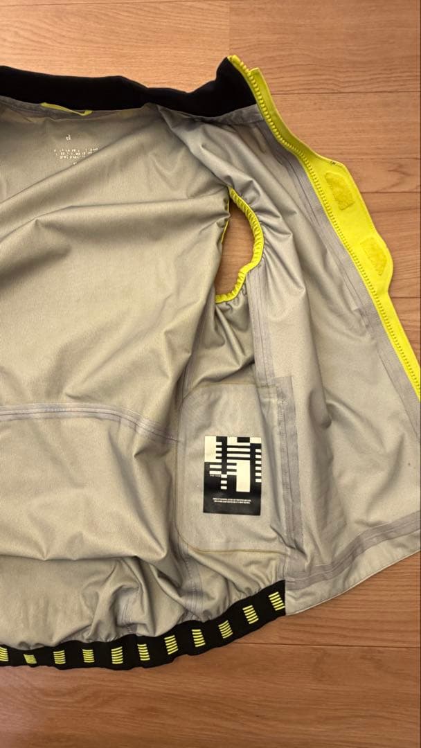 Rapha PRO TEAM RAIN GILET ジレ黄　Mサイズ