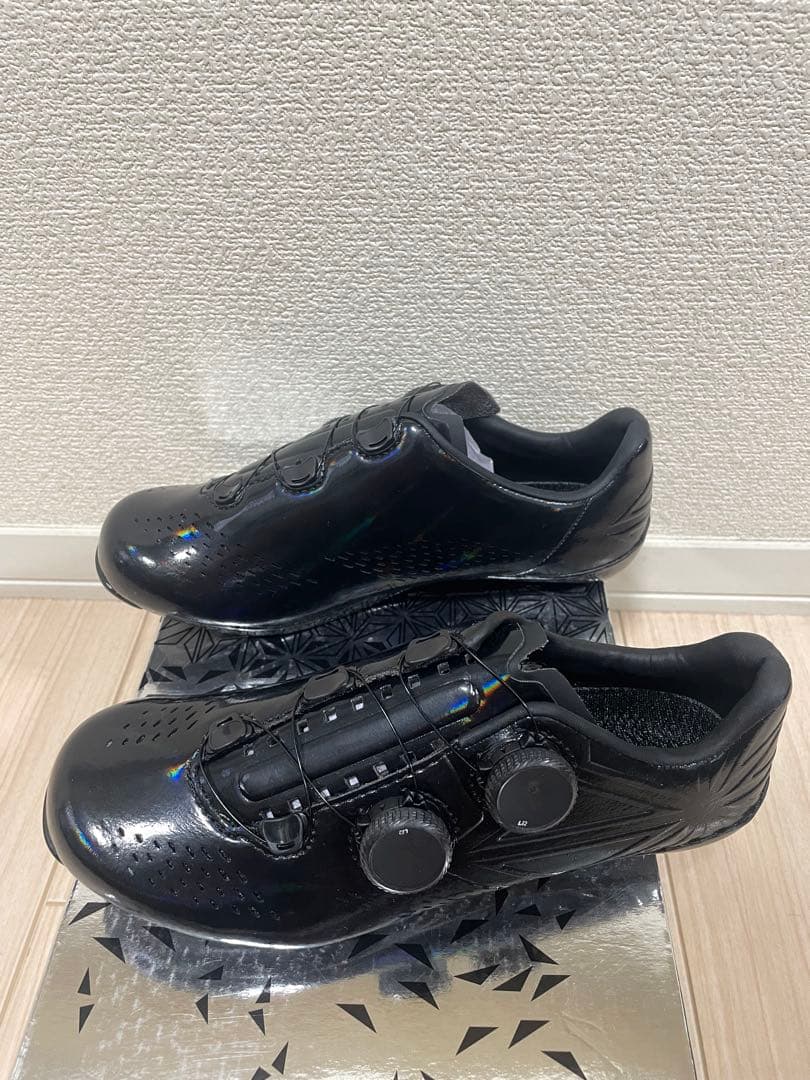 【新品未使用】SUPACAZ KAZZE Black Holo サイズ24.5