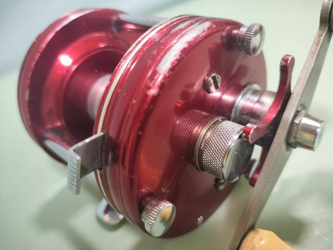 ★アブガルシア　アンバサダー 5０００　ビンテージ　リール レッド