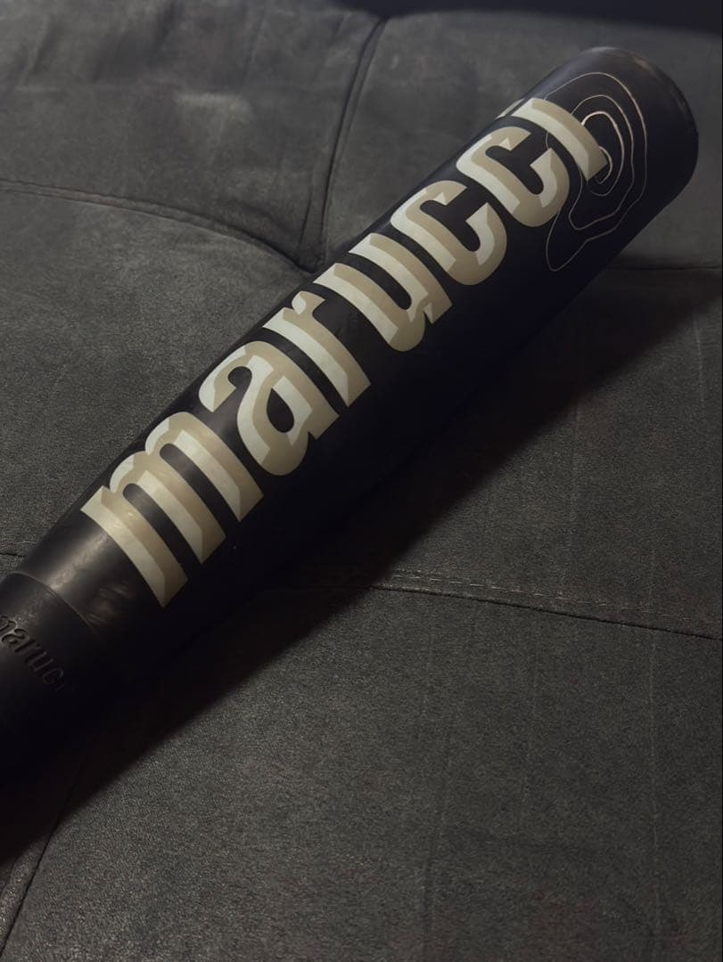 Marucci 黒ワニバット83㎝　700g