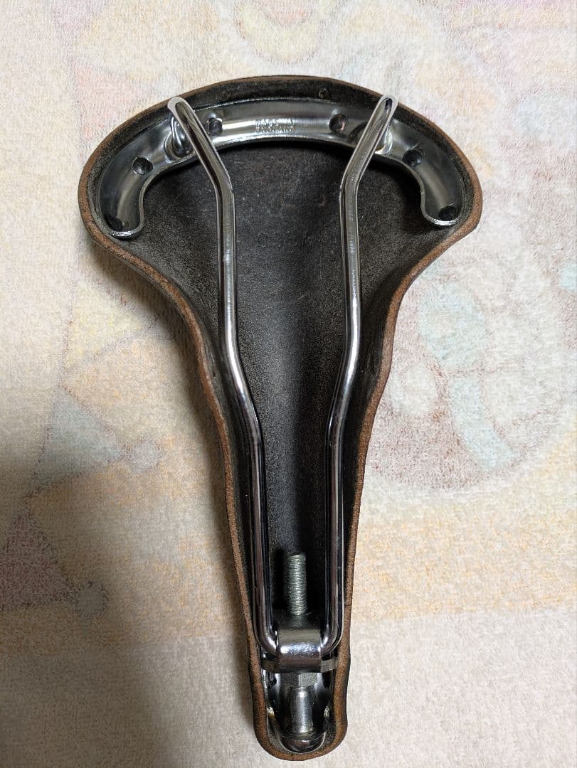 BROOKS サドル