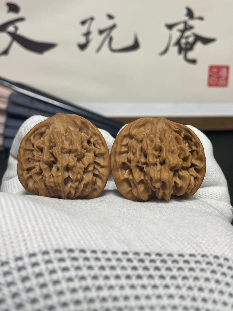 新入荷❤️No.716❤️文玩くるみ（文玩核桃） 帝王くるみ　三ムキ