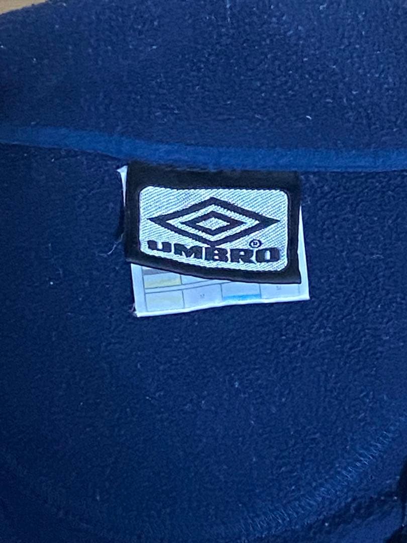 UMBRO アンブロ　マンチェスターユナイテッド　 ウォームアップ　フリース刺繍
