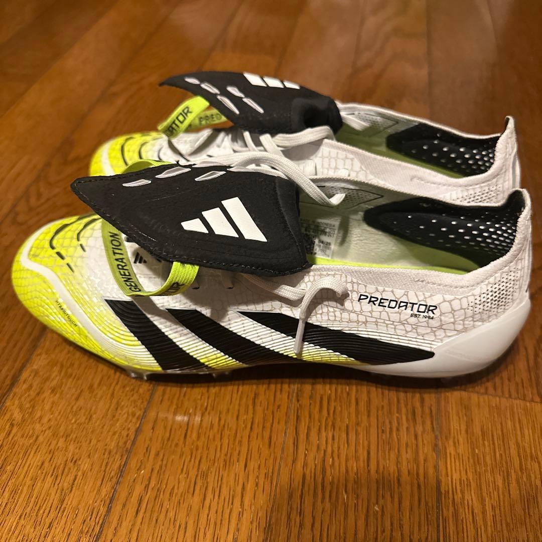 adidas Predator サッカーシューズ ホワイトイエロー ベロ付きFG