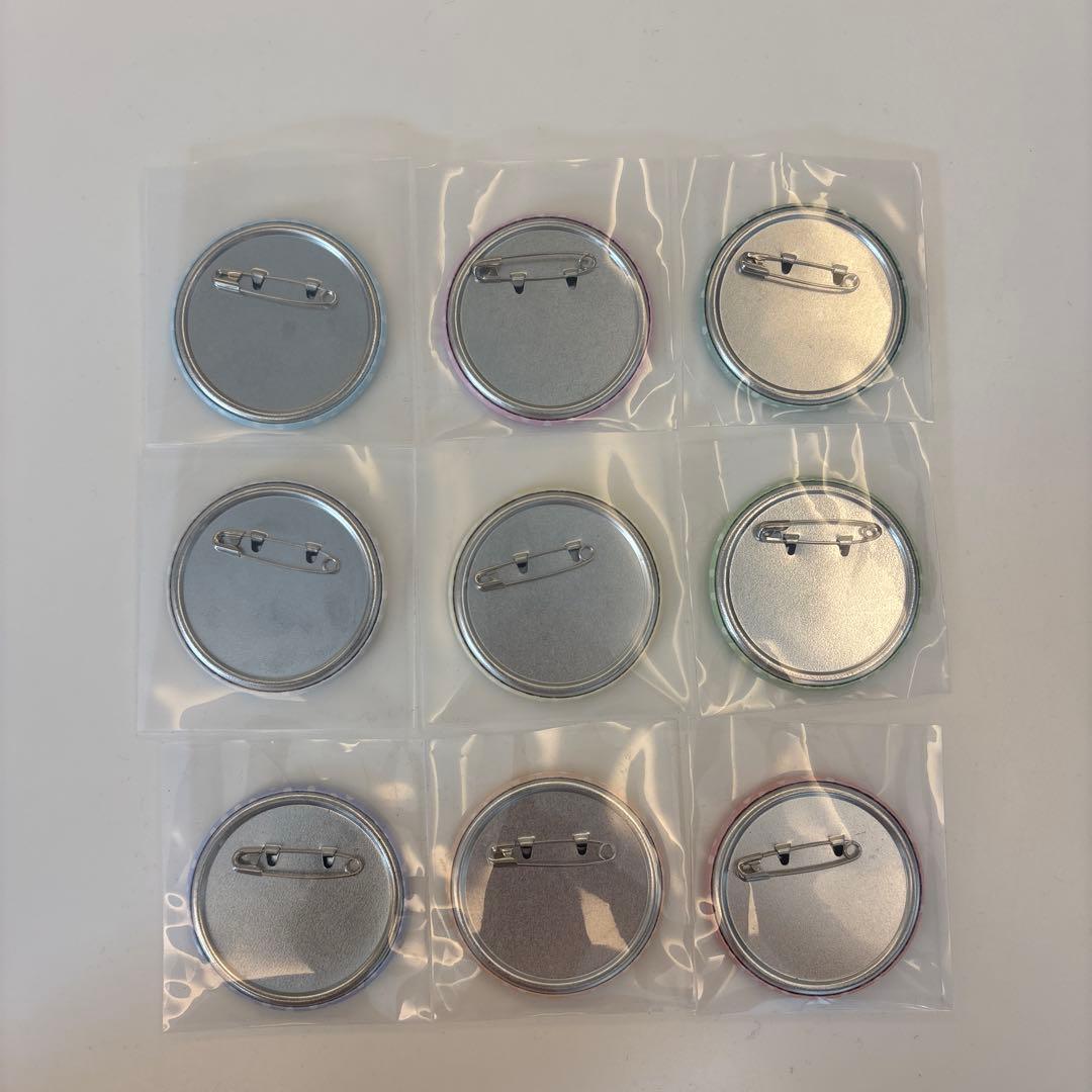カラフルピーチ　缶バッジ　9種類