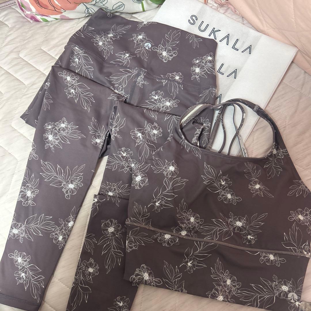 SUKALA 花柄ブラウンヨガウェアset