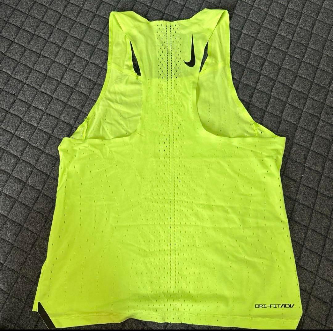 NIKEエアロスイフトシングレット