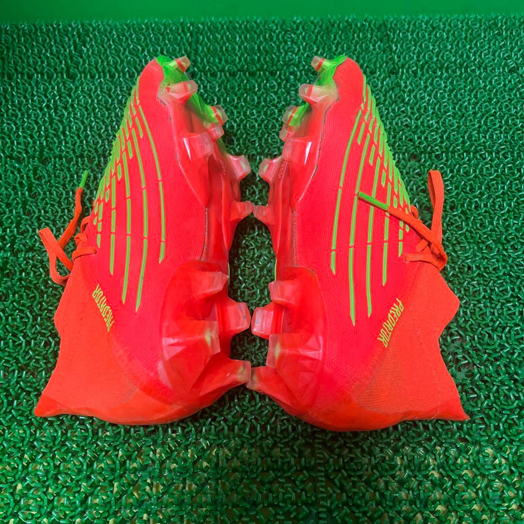 アディダス サッカースパイク プレデター エッジ.1 FG(レッド×グリーン)