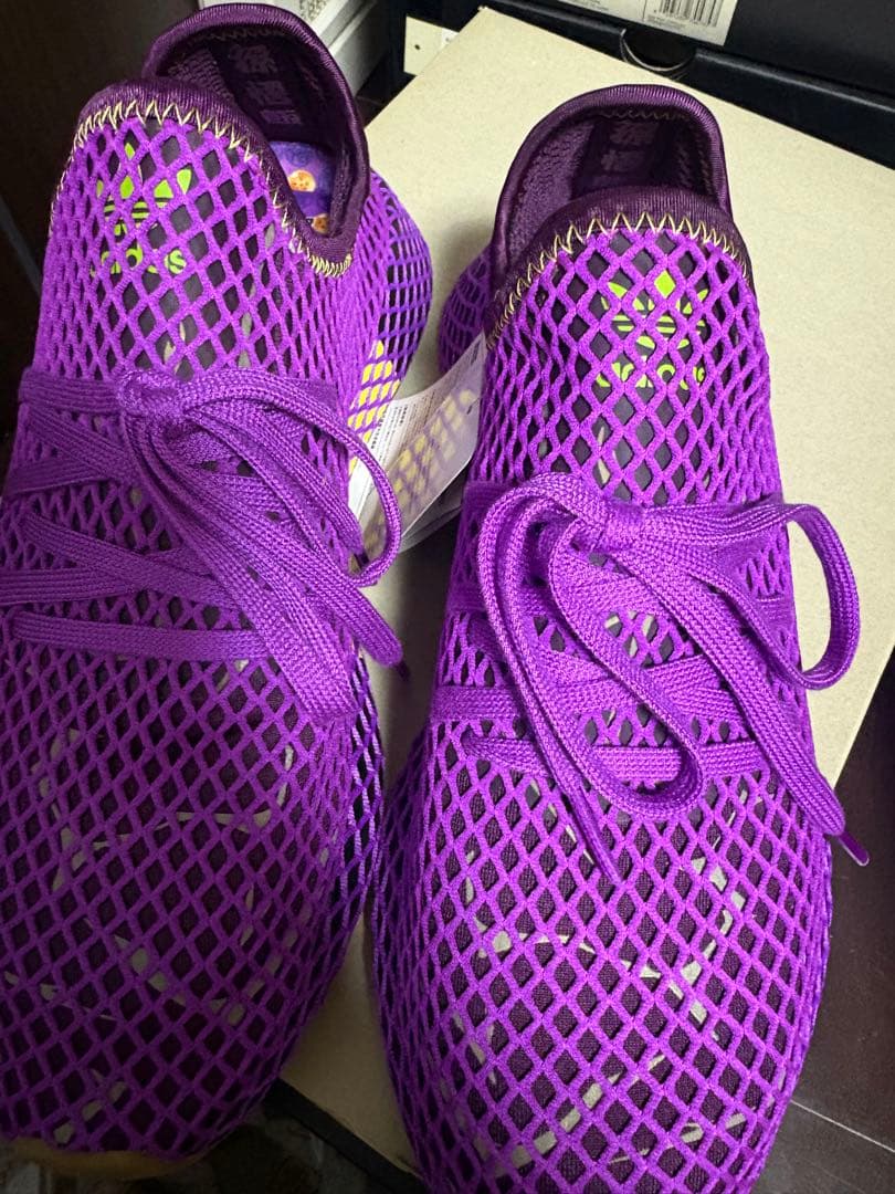 シューズ(男性用) adidas DEERUPTRUNNER D8