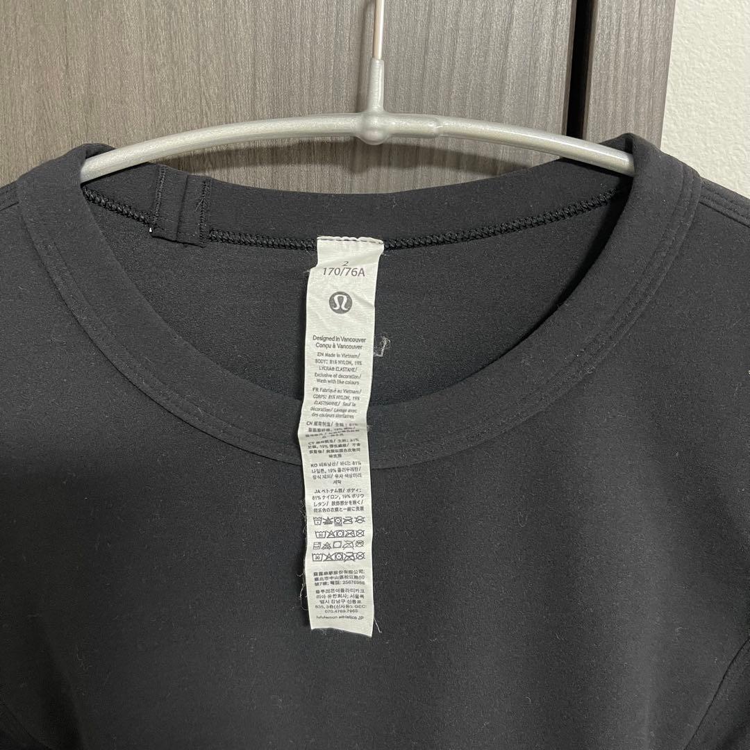 Lululemon ブラック ショートスリーブ Tシャツ