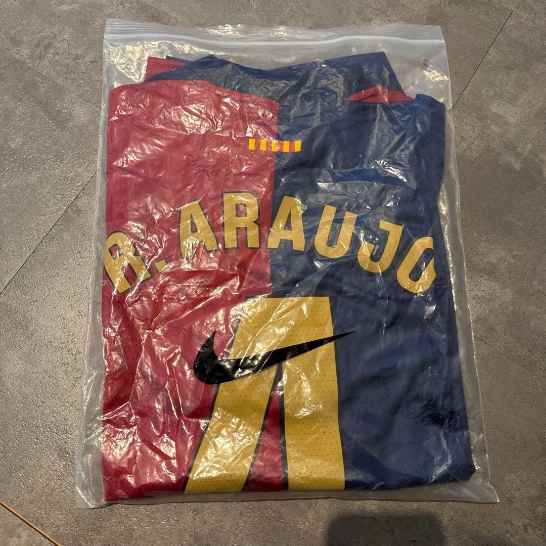 【新品】FC Barcelona R. Araujo 4 ユニフォーム　サイズL