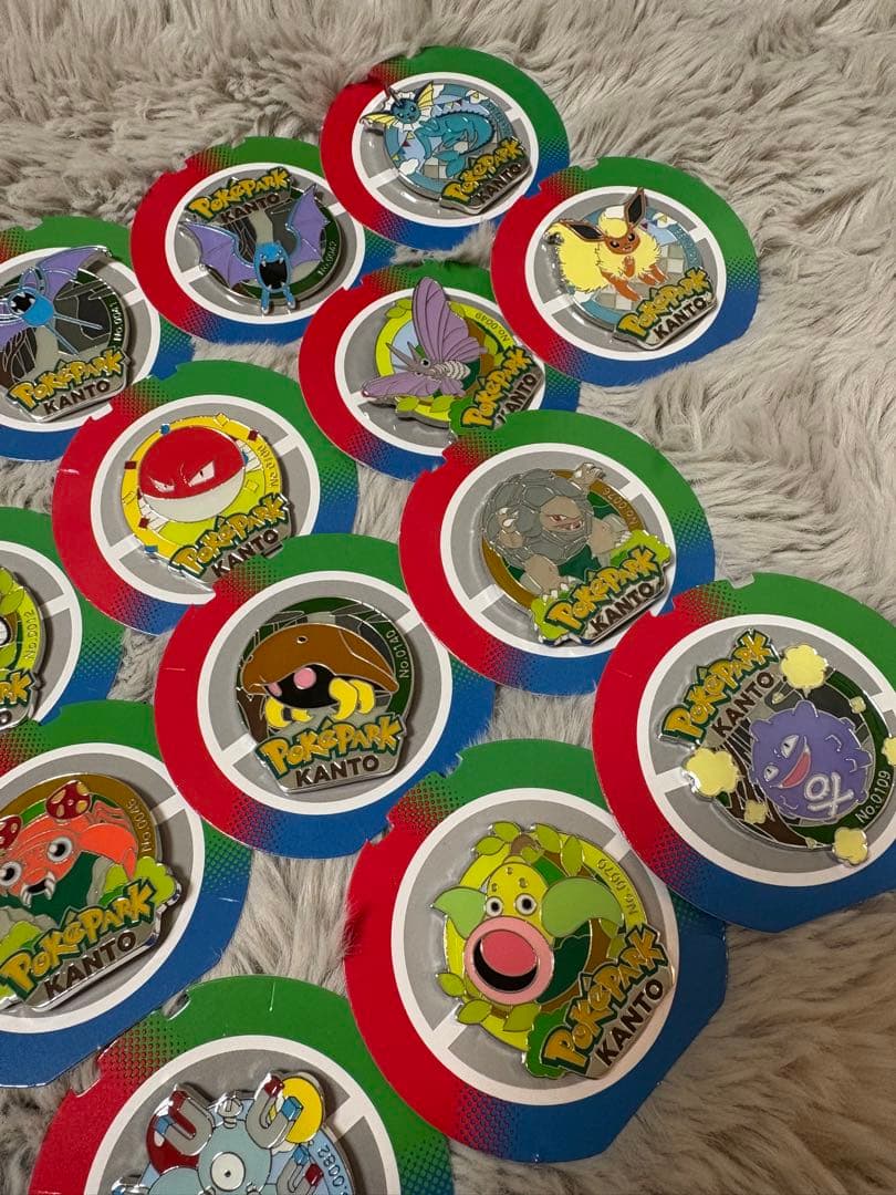 タ*ウ様 ポケパークカントー限定ピンズピンバッジ×22個シャワーズブースター