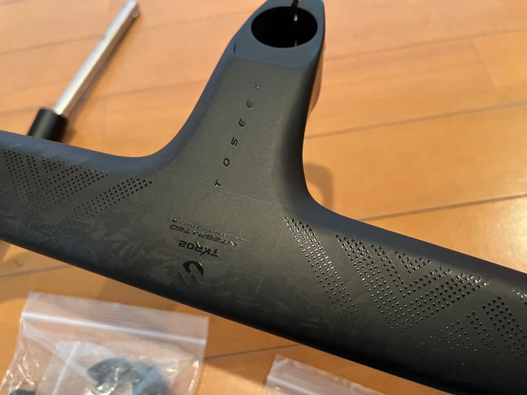 ロードバイク　一体型　カーボン　エアロ　ドロップハンドル 380-90mm