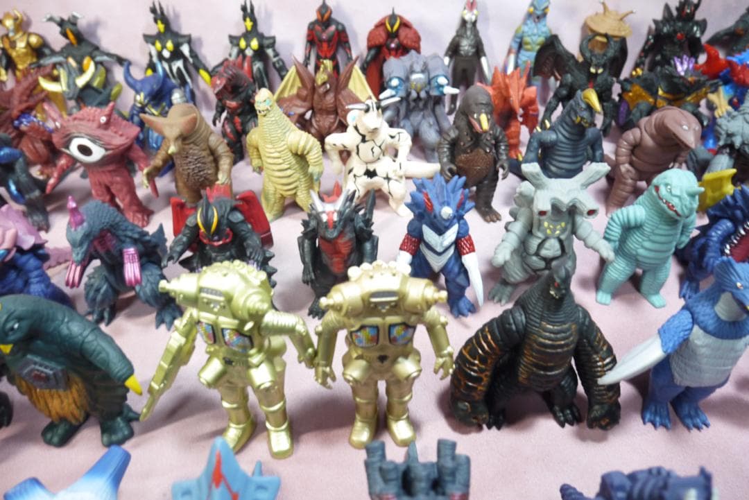 ウルトラ怪獣シリーズ500　怪獣ソフビ　79体
