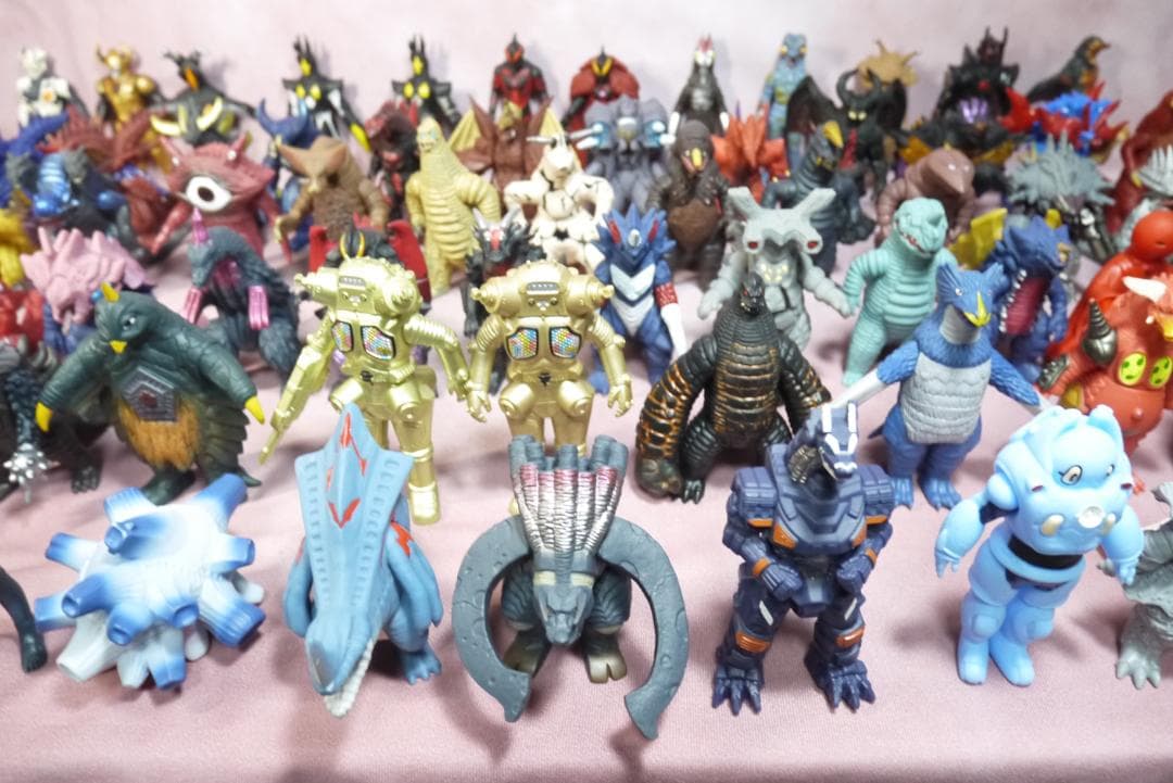ウルトラ怪獣シリーズ500　怪獣ソフビ　79体