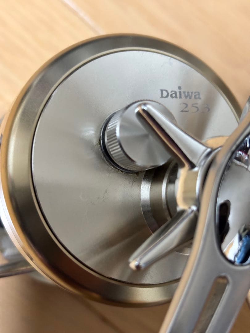 [テングー様]専用DAIWA ミリオネア CV-Z 253 ベイトリール