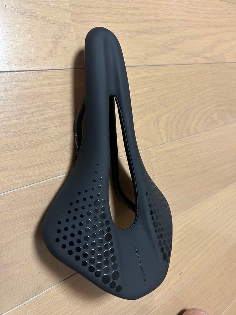 YOELEO CL MAX カーボンサドル 140mm