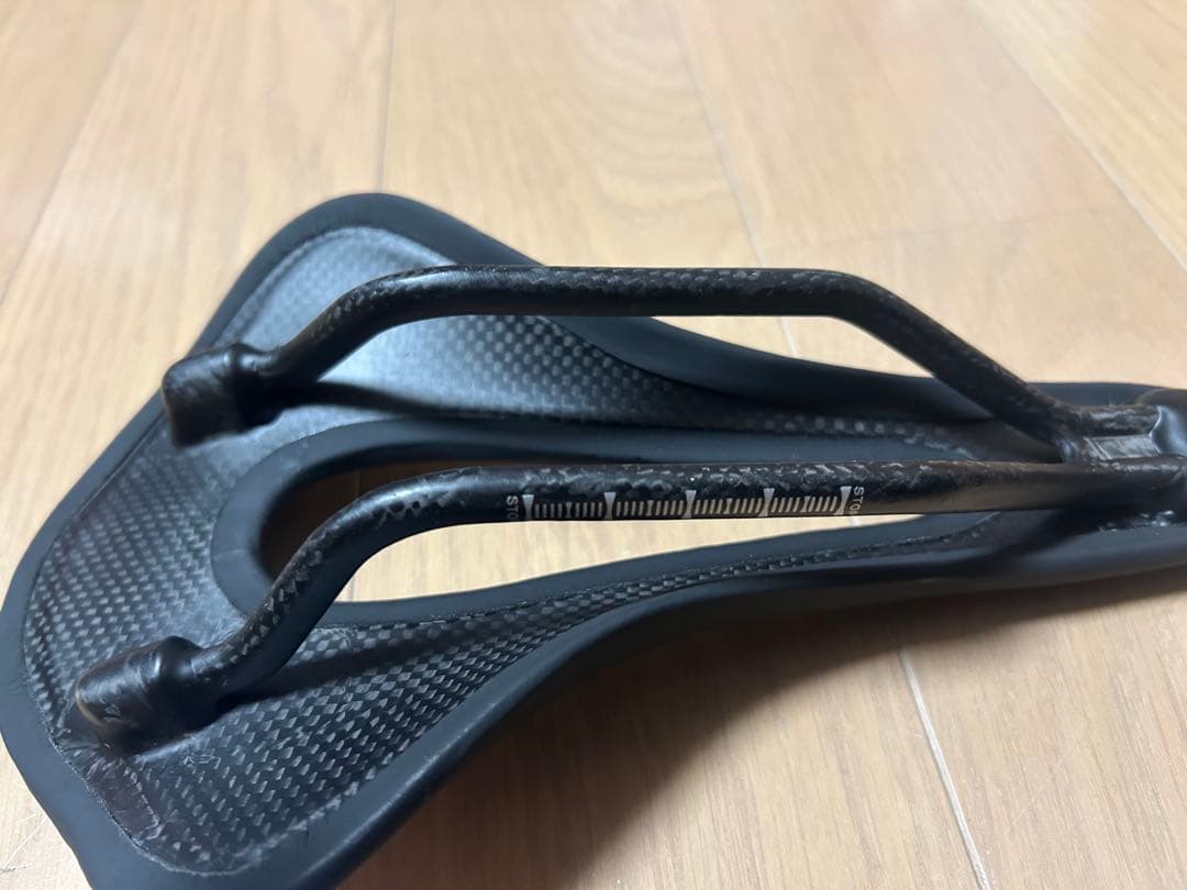 YOELEO CL MAX カーボンサドル 140mm