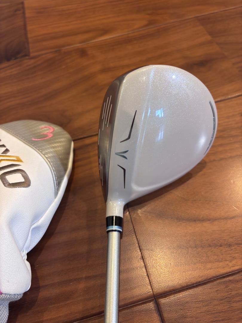 XXIO レディース3番ウッド 16度 カーボンシャフト 限定ホワイト