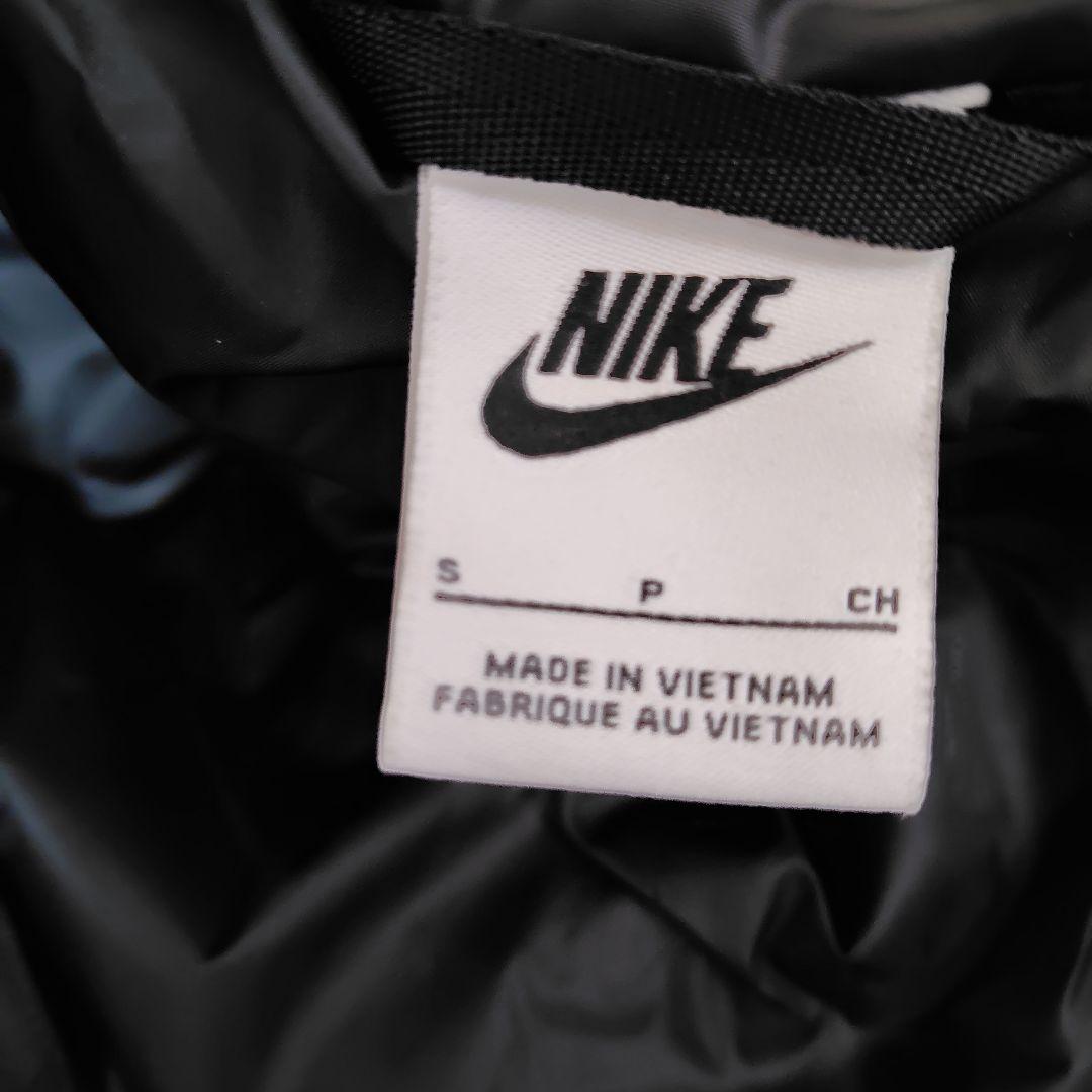 Nike フード付きブラックダウンベンチコート