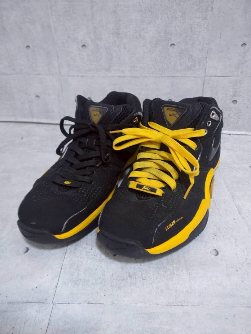 NIKE　ナイキ スニーカー ブラック×イエロー 28　メンズ　スポーツ