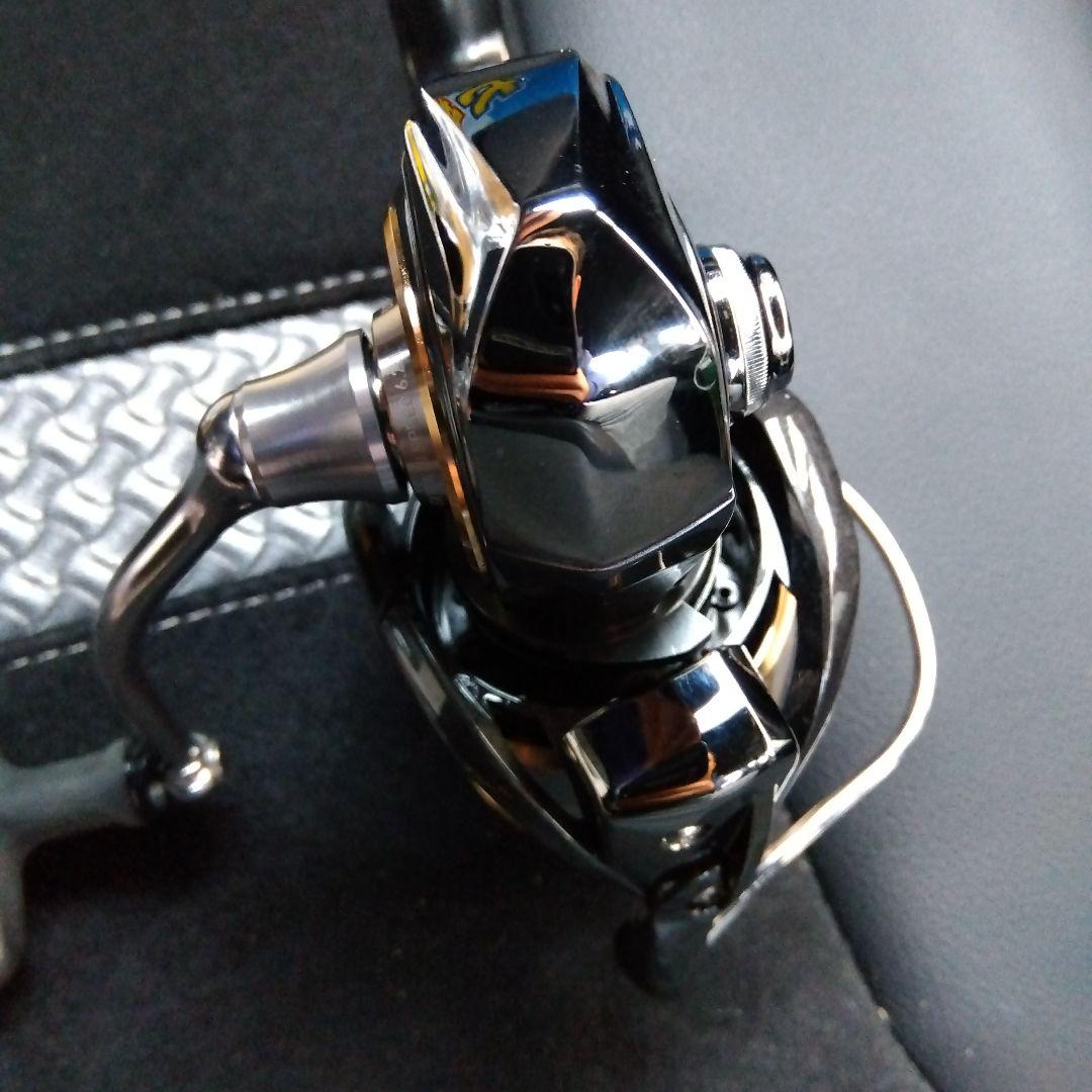 20LUVIAS LT 4000CXHスピニングリール 　おまけ付き