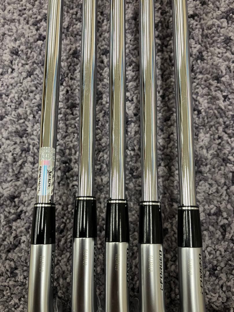 新品未使用品　スリクソンZXi5 5本 6i〜PW D/G105 S200
