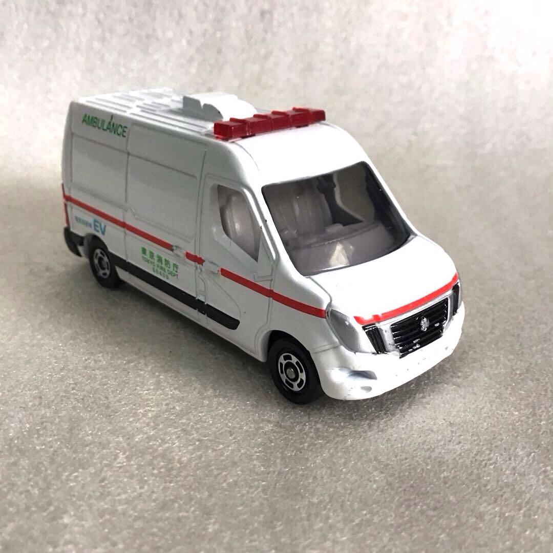 らむたん様 リクエスト　確認用　 トミカ　救急車　ミニカー　日産　NV400