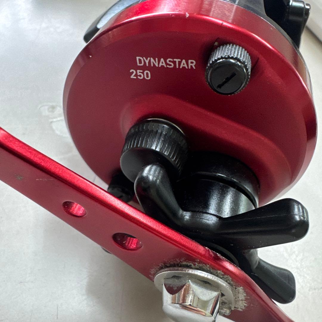 DYNASTAR 250 リール レッド