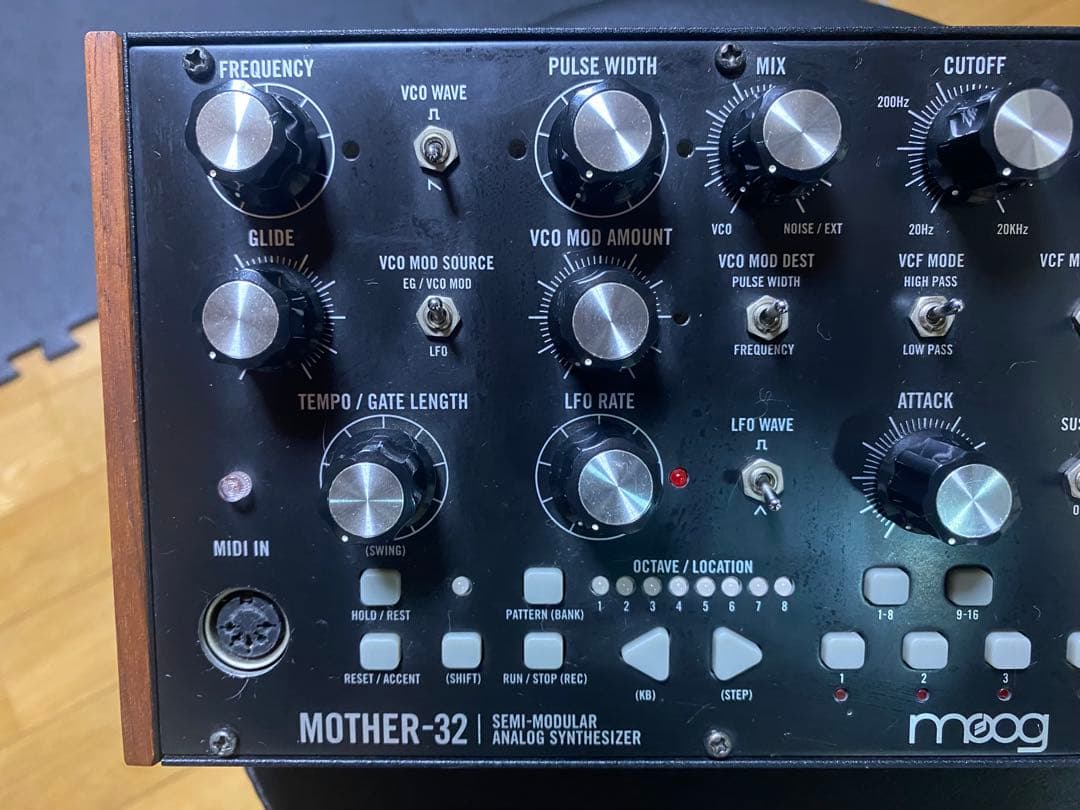 Moog MOTHER-32 セミモジュラーアナログシンセサイザー