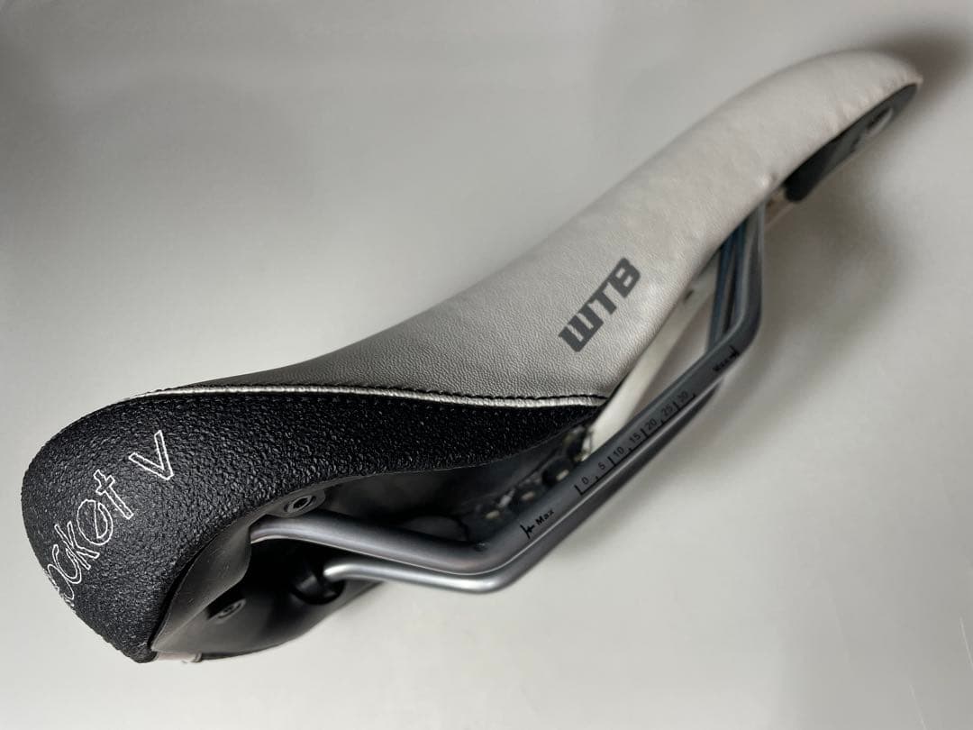 限定値下 貴重 ラストWTB ROCKET サドル ホワイト 未使用 保管品