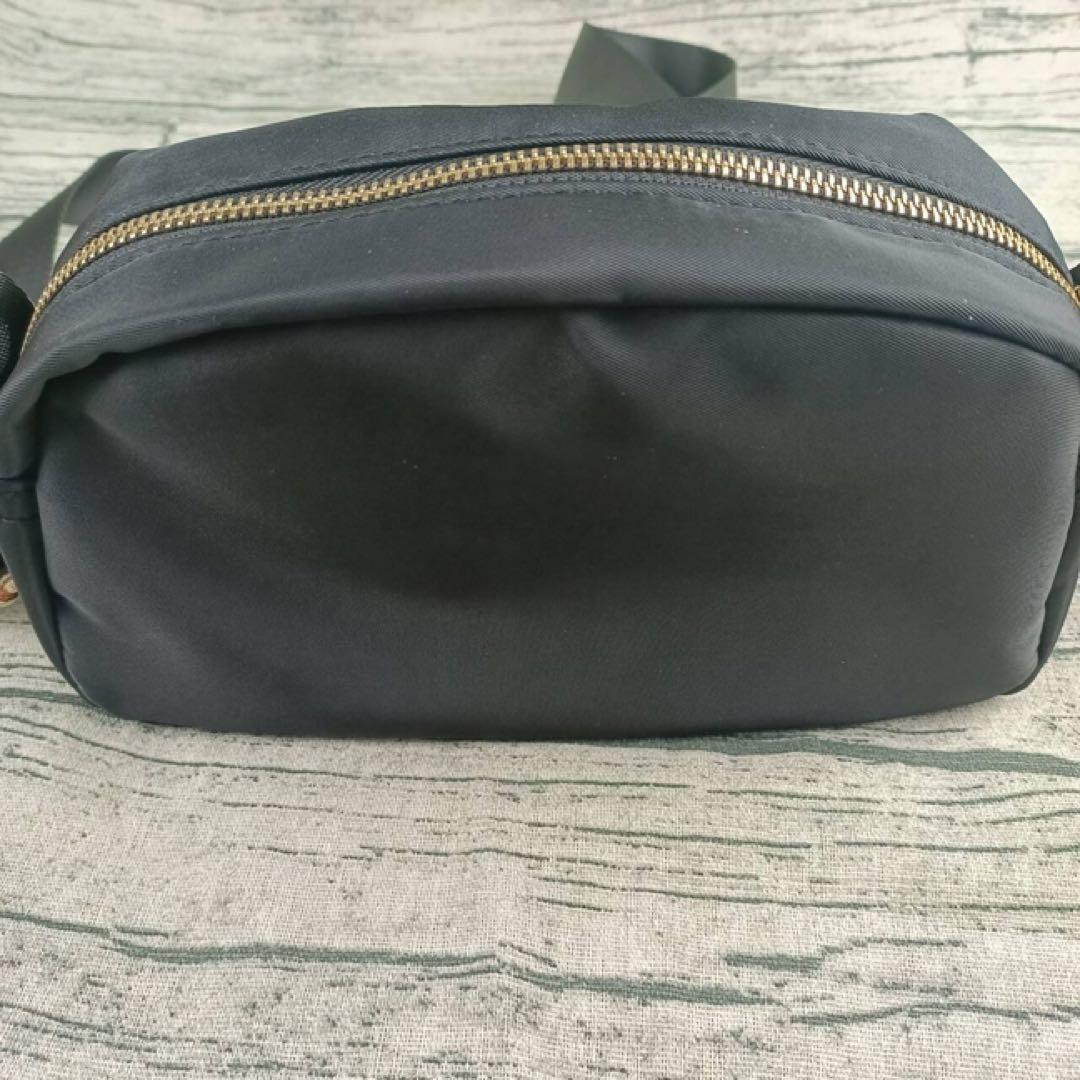 PRADA ノベルティ ブラック ショルダーバック ナイロン p1