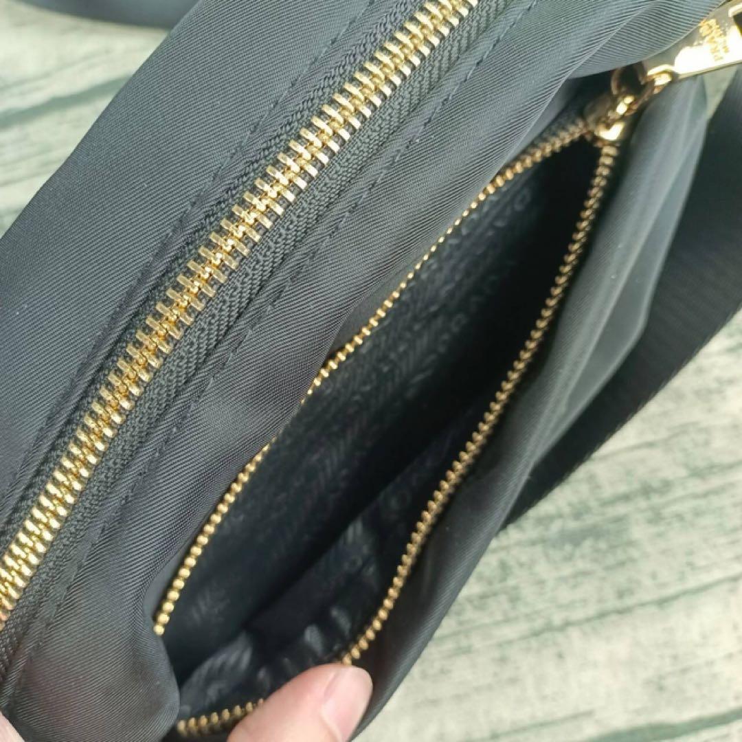 PRADA ノベルティ ブラック ショルダーバック ナイロン p1