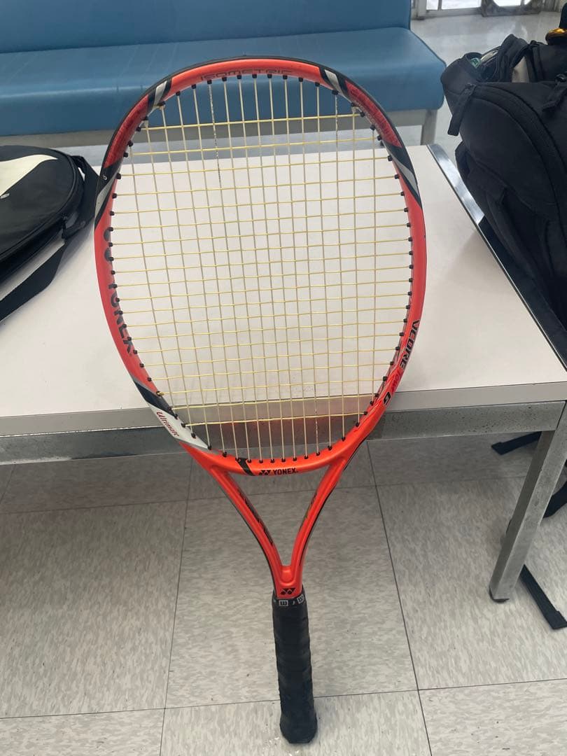 YONEX VCORE 98 テニスラケット レッド/ブルー