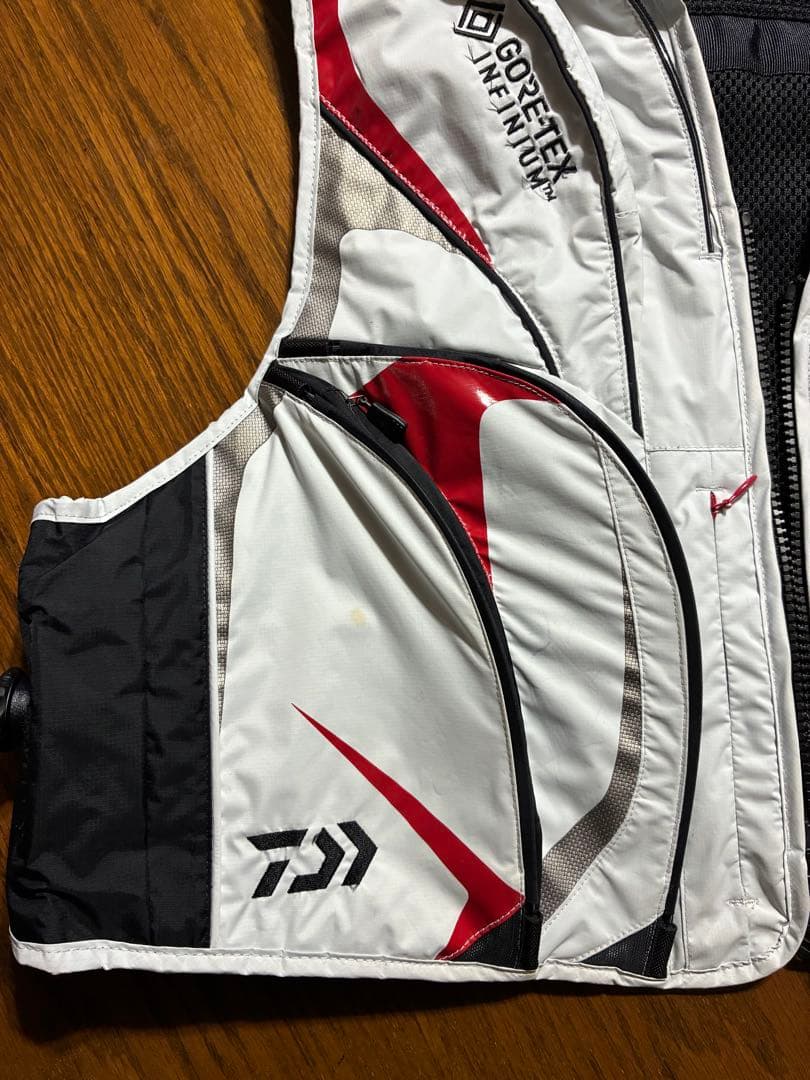 Daiwa GORE-TEX INFINIUM フィッシングベスト
