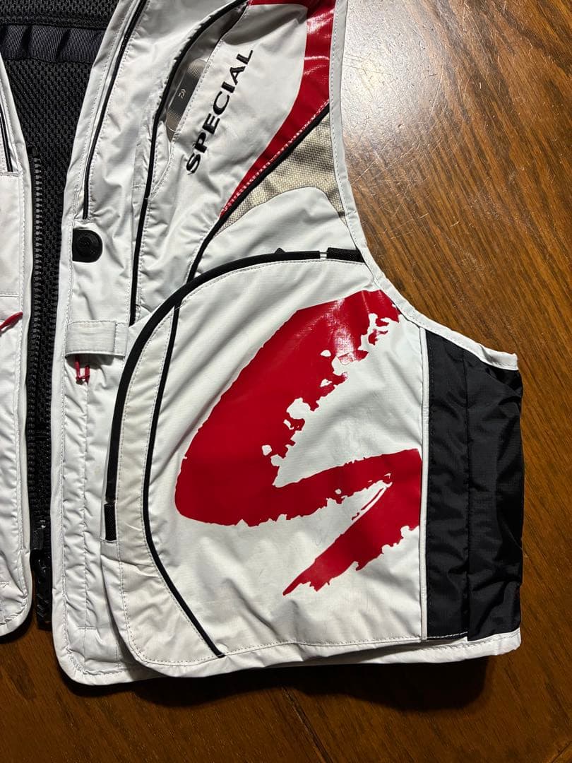 Daiwa GORE-TEX INFINIUM フィッシングベスト