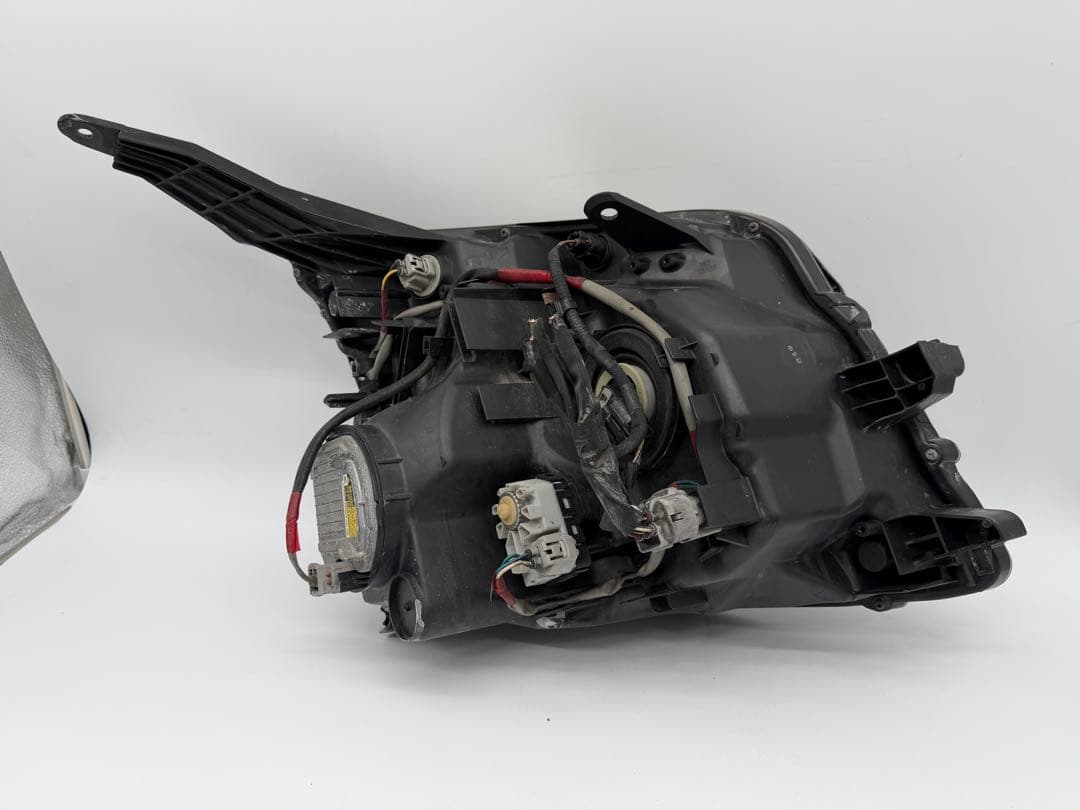 ヴォクシー 70 後期 純正 HID ヘッドライト 左右