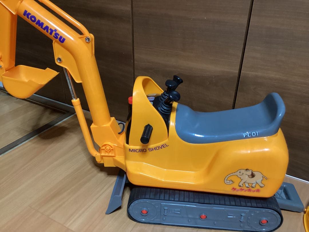 トイコー 乗用マイクロショベル コマツPC01 はたらく車