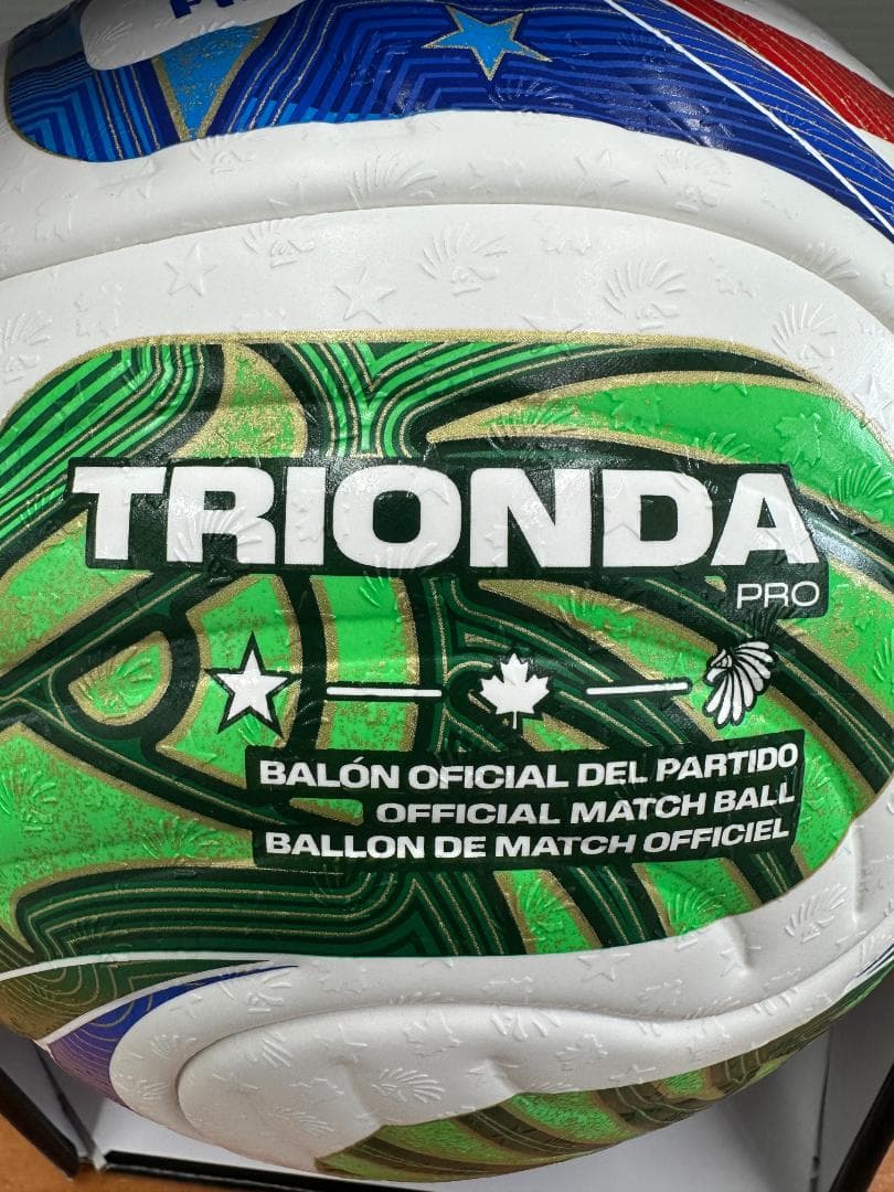 【新品】adidas　サッカーボール　トリオンダプロ　5号球　ADF520