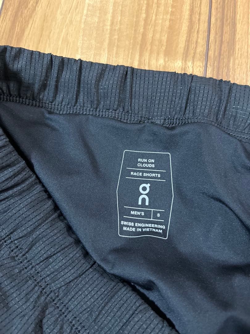 On RACE SHORTS S 美品　オン陸上ランニング