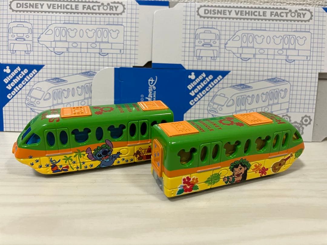 トミカ ディズニー ビークル ファクトリー リロ&スティッチ ２台（窓：青&黄）