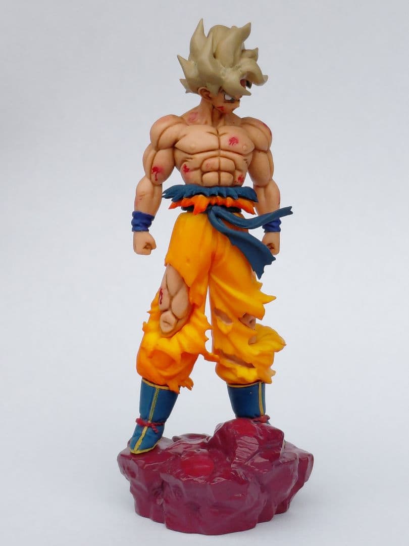 HG ドラゴンボール 超サイヤ人 孫悟空 フィギュア 改修 リペイント