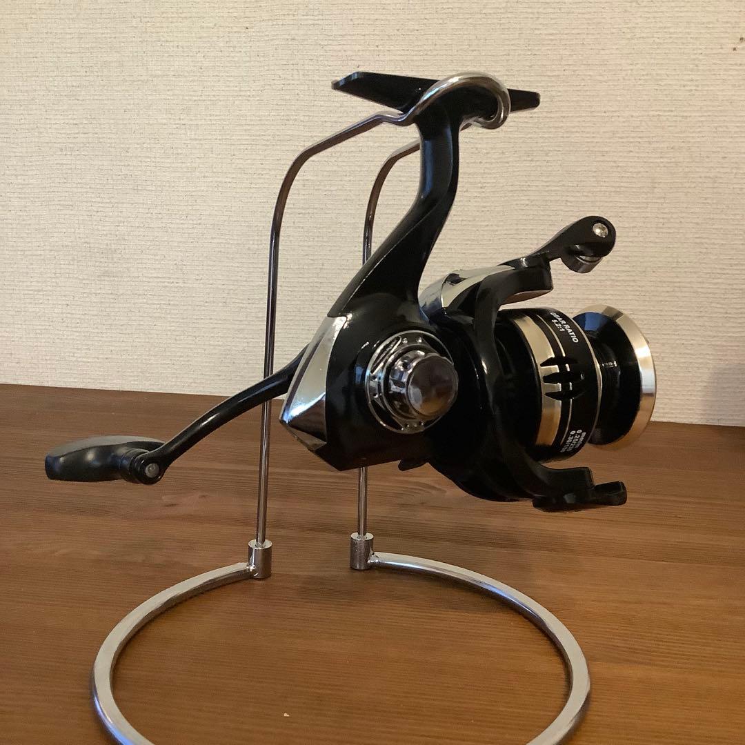 ショアジギ　5ピース2.4mスピニングロッド&スピニングリール3000番シーバス