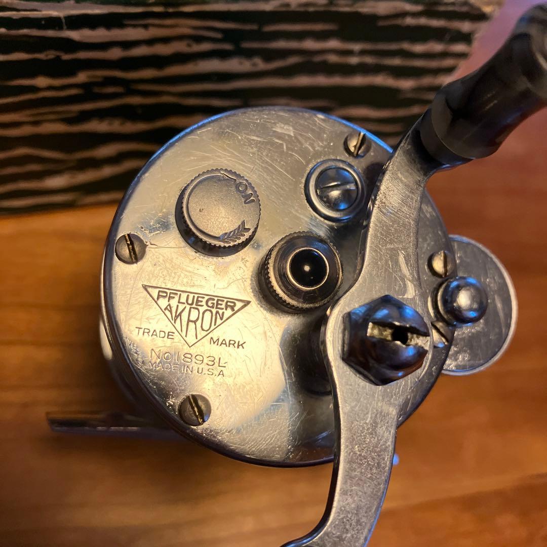 PFLUEGER AKRON 1893 ダイレクトリール トップウォーター