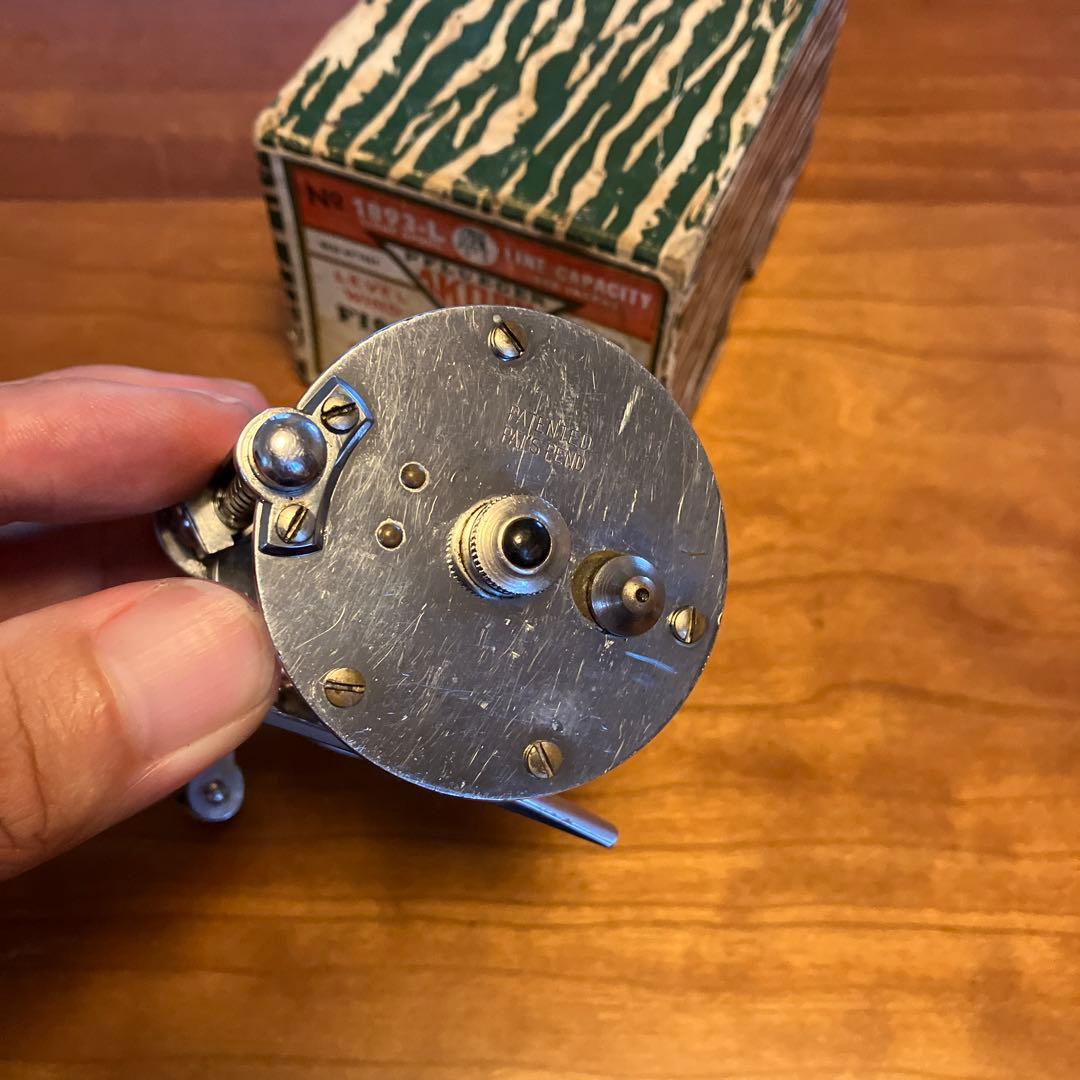 PFLUEGER AKRON 1893 ダイレクトリール トップウォーター