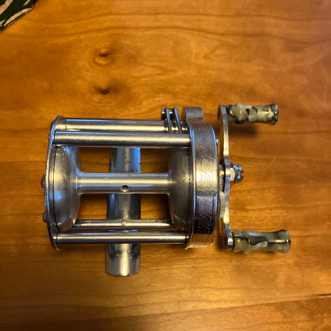 PFLUEGER AKRON 1893 ダイレクトリール トップウォーター